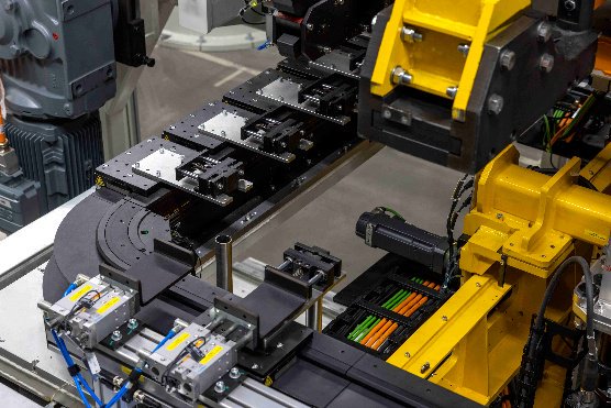 大众与小鹏合作首款车型与众08量产下线