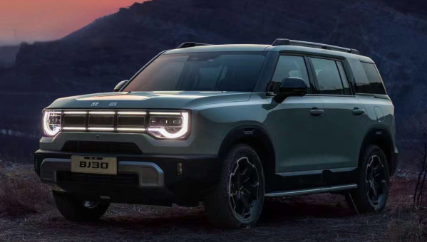 内外焕然一新，HEV动力加持 静态体验北京汽车全新BJ30