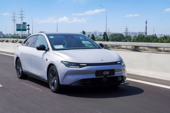 除了3.66秒的加速还有什么？抢先试驾零跑C01