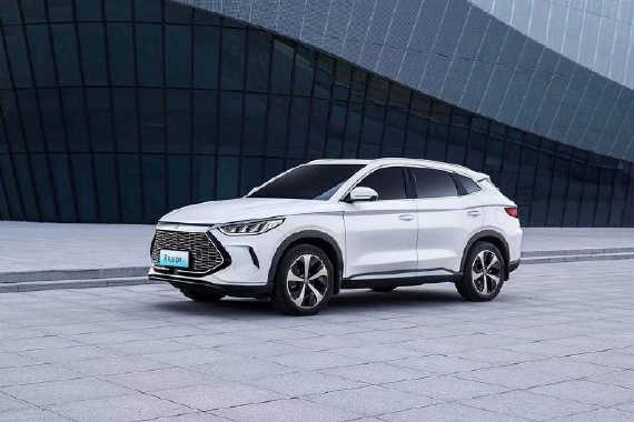 去年净利大涨四倍，王传福说比亚迪今年要做国内最大汽车制造商