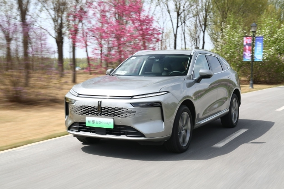 加速迭代的大五座SUV 试驾魏牌新摩卡DHT-PHEV