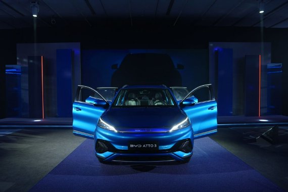 比亚迪在阿联酋推出元PLUS车型，开启中东乘用车市场