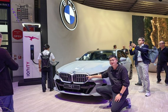 2023慕尼黑车展：抢先体验宝马i5