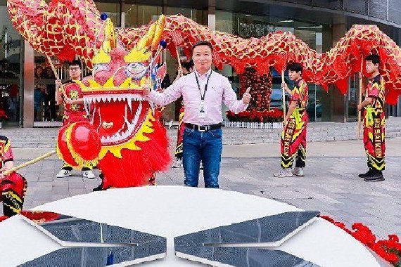 何小鹏发内部信：业绩要翻倍 研发预算要增长40%