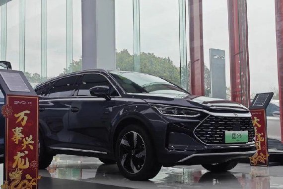 2.0T+8AT，轴距2米82，豪车内饰+电磁悬架，18万看啥合资？