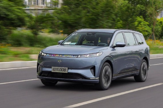 舒适平权 真大六座 试驾东风奕派eπ008