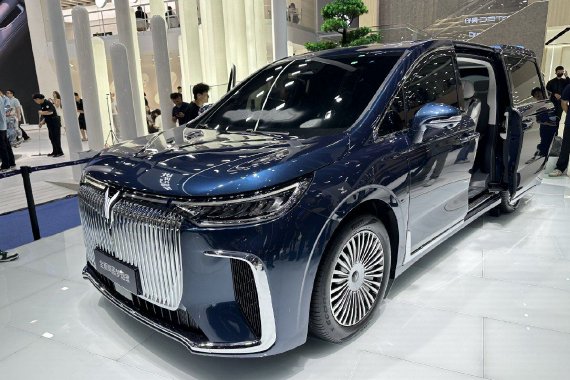 2024成都车展：岚图新款梦想家亮相