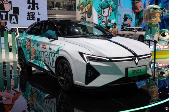 2024成都车展：东风本田灵悉L携手泡泡玛特发布定制版