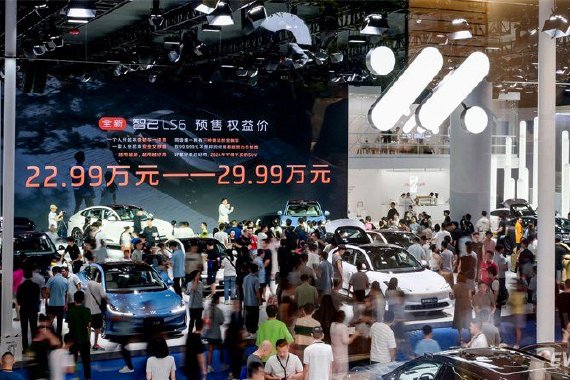 智己汽车8月交付6117台，连续三个月同比增长超200%