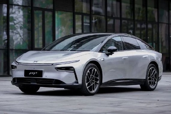 20万级别纯电轿跑PK 小鹏P7+ VS银河E8