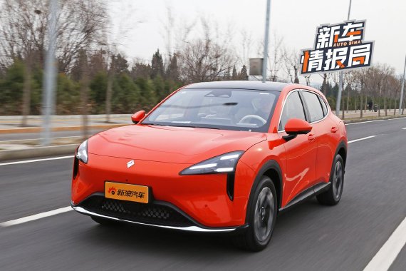 10万出头标配高阶智驾 试驾宝骏云海EV