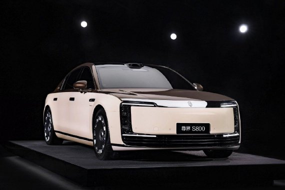 尊界S800以自主智能誓将重写超豪华车“游戏规则”