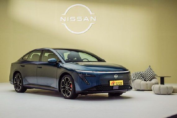 传统车企狠起来，比“新势力”猛多了？实拍东风日产N7