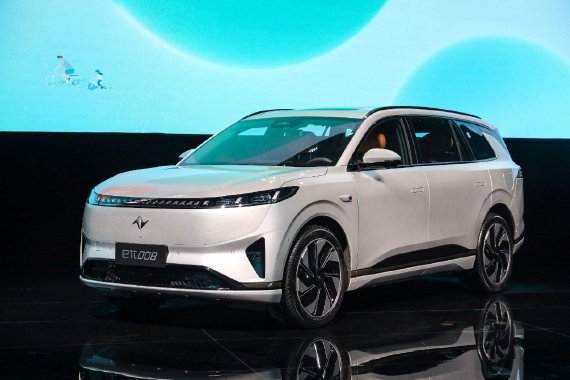 标配高阶智驾 东风奕派eπ008智驾版售18.36万起