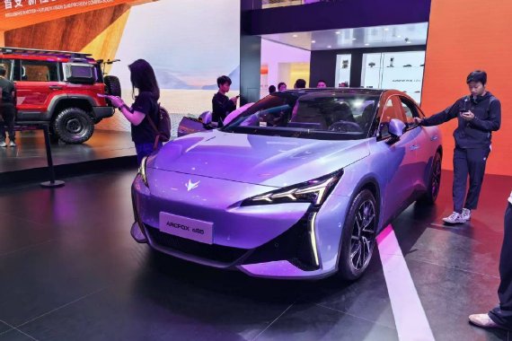 2025上海车展：2025款极狐阿尔法S5上市