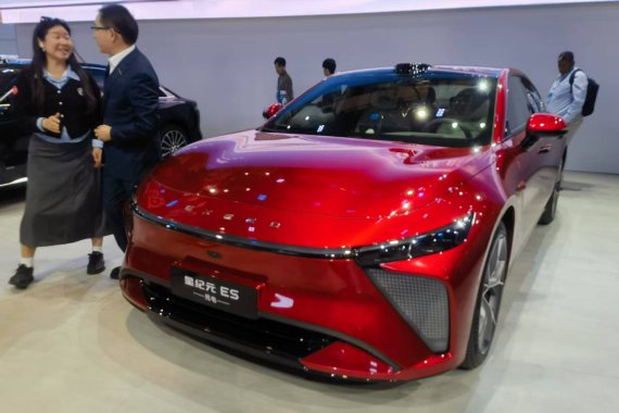 2025上海车展：星途星纪元ES纯电版预售19.98万起