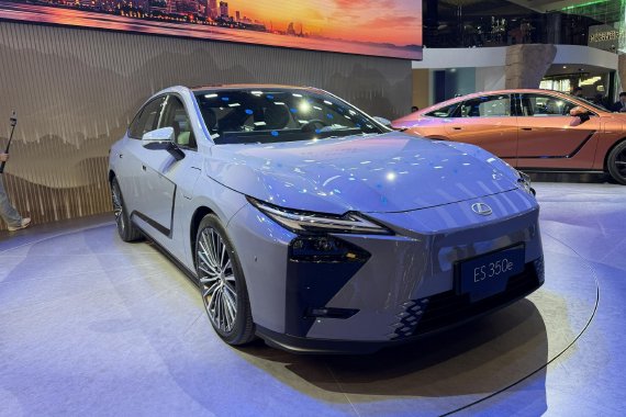 2025上海车展：全新一代雷克萨斯ES亮相