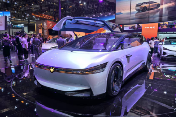 2025上海车展：极狐ARCFOX 77°亮相