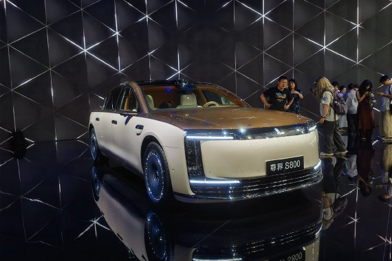 2025粤港澳大湾区车展：尊界S800静态展示