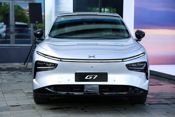 首搭3块图灵AI芯片 小鹏G7预售价23.58万