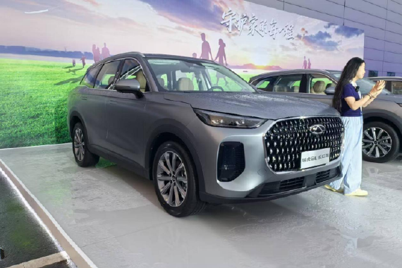 限时价10.69万元起 瑞虎8家族双车上市