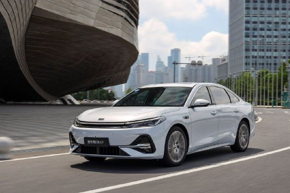 务实的全面选手 体验试驾吉利银河A7