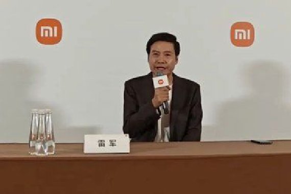 雷军深夜畅聊：小米是被黑最惨的车企之一，小米16改名17，产品力非常炸裂