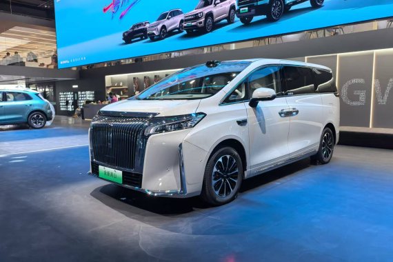 2025广州车展：魏牌多车统一亮相