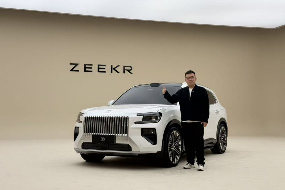 视频：静态体验极氪8X：小号“9X”运动风拉满 你会为它买单吗？