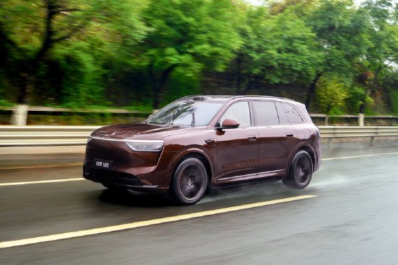 焕新升级后表现如何？试驾新款问界M8