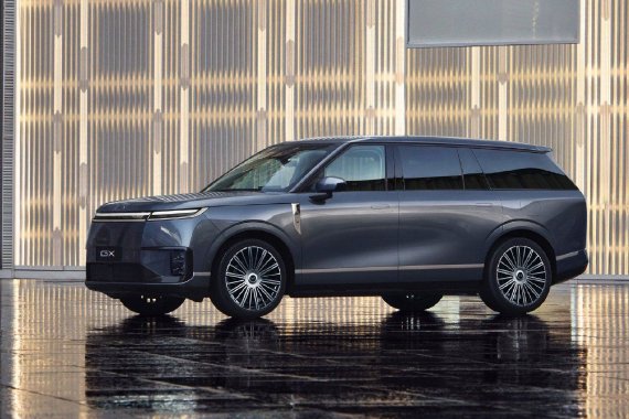 面向L4时代的全尺寸SUV 小鹏GX预售39.98万元