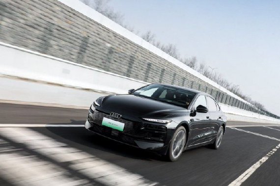 油电同进同场可证 体验一汽奥迪“6”系三车