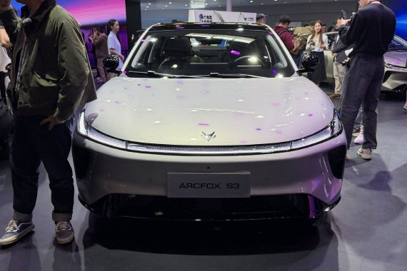 2026北京车展：极狐S3开启预售6.48万起