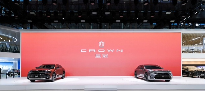 2022广州车展：两款全新皇冠车型发布