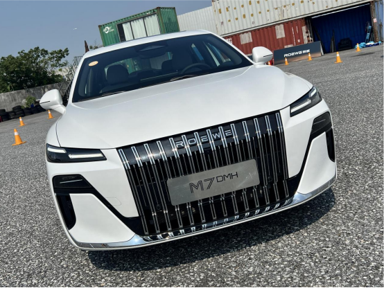 上汽荣威M7 DMH试驾 好看好开又好省的“后浪”