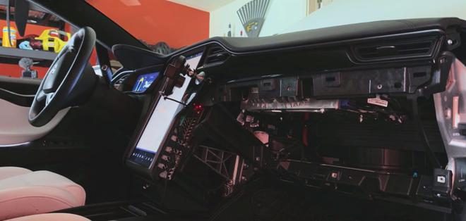 特斯拉Autopilot安全性创纪录 车机未擦除导致隐私泄漏