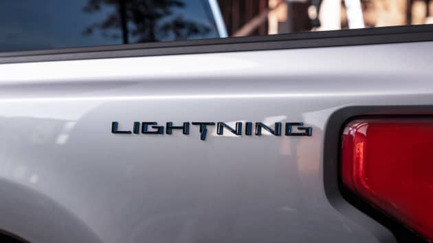 福特重启Lightning徽标 19日揭晓电动版F-150皮卡