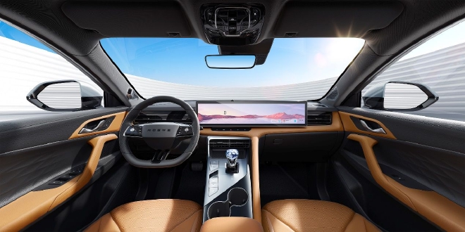 全新RX5内饰官图发布 27英寸大屏吸睛