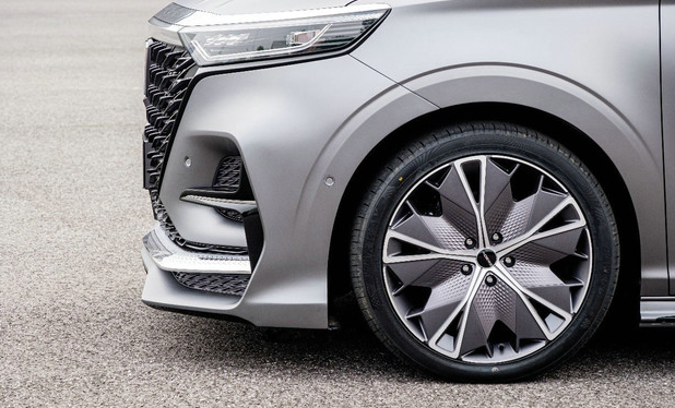 国产最美MPV诞生？荣威iM8实拍图曝光