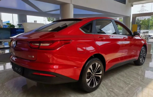 新宝骏轿跑到店实拍预售898万起