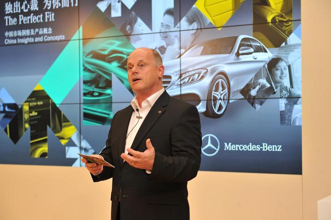 　　02. 戴姆勒大中华区投资有限公司高级执行副总裁、梅赛德斯-奔驰乘用车中国研发中心负责人安尔翰博士教授