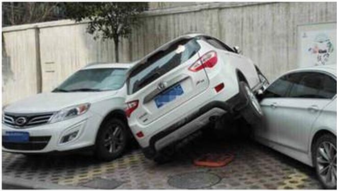 小区车位少怎么办？这样停车能完美解决