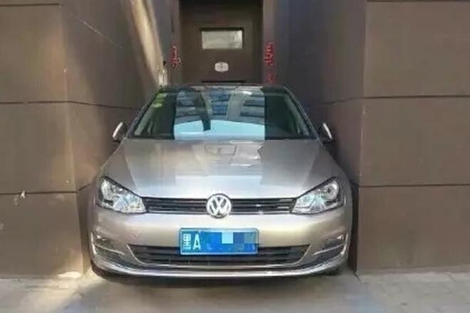 小区车位少怎么办？这样停车能完美解决