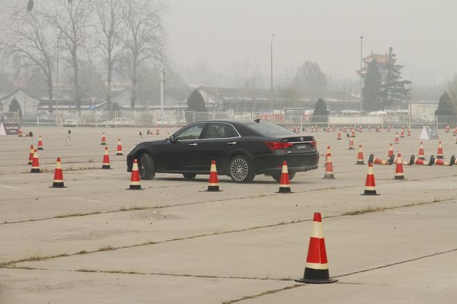 全新CROWN皇冠2.0T+挑“T”试驾会开启