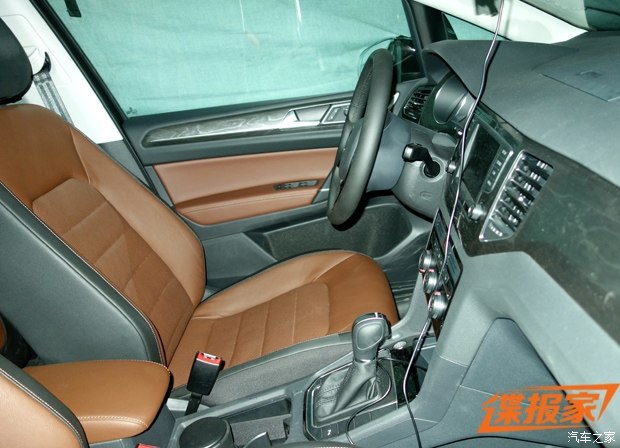 延续海外设计 高尔夫嘉旅内饰曝光