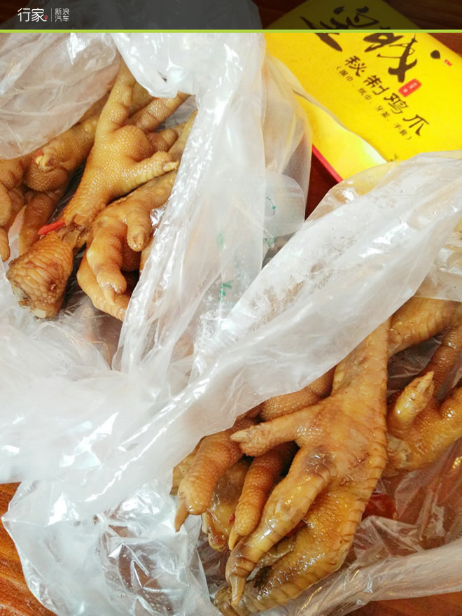 难得的清闲周末 江南古镇偶遇小黄鸭