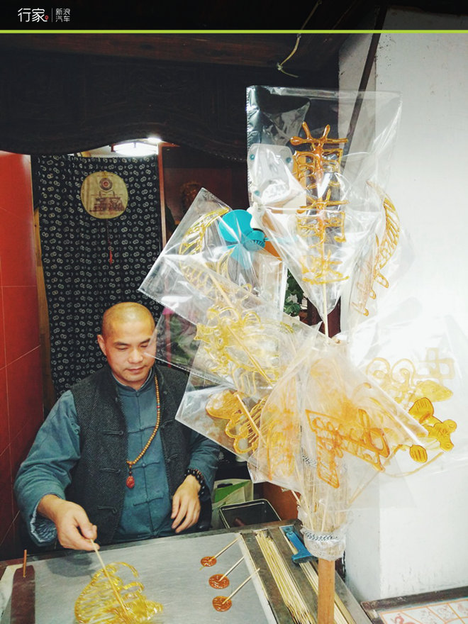 难得的清闲周末 江南古镇偶遇小黄鸭