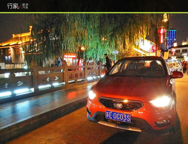 难得的清闲周末 江南古镇偶遇小黄鸭