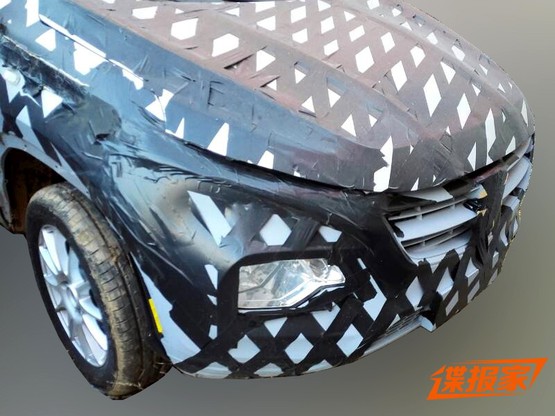 宝骏全新小型SUV谍照 采用家族式设计