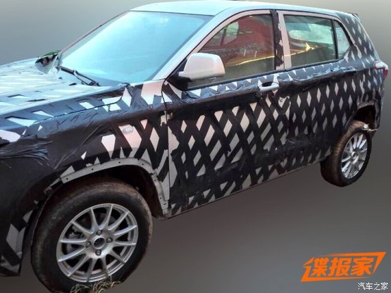 宝骏全新小型SUV谍照 采用家族式设计